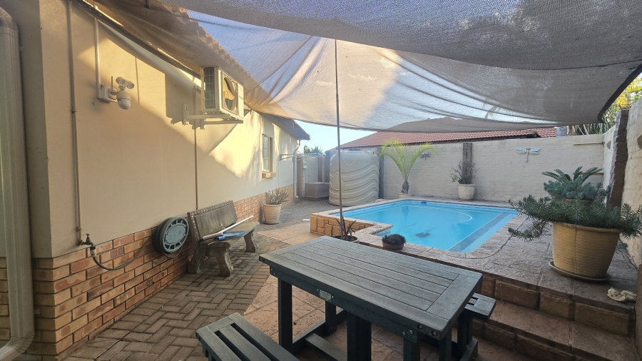 3 Bedroom Property for Sale in Waterkloof East North West